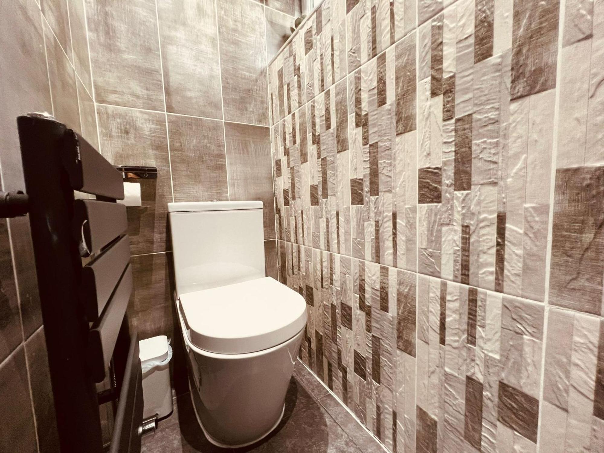 Modern Suites -5 Bedroom House- With Free Parking Birmingham City エクステリア 写真