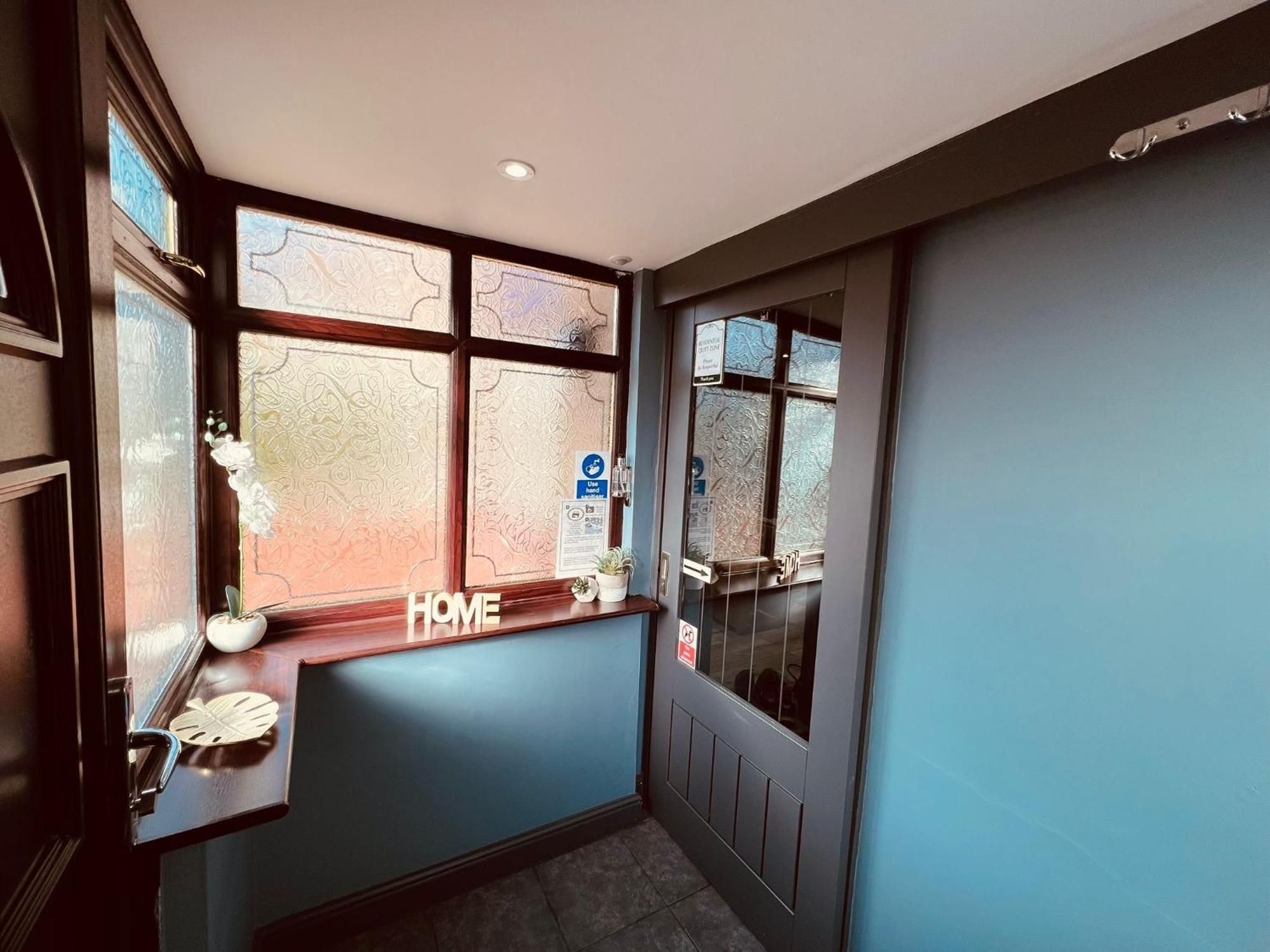 Modern Suites -5 Bedroom House- With Free Parking Birmingham City エクステリア 写真