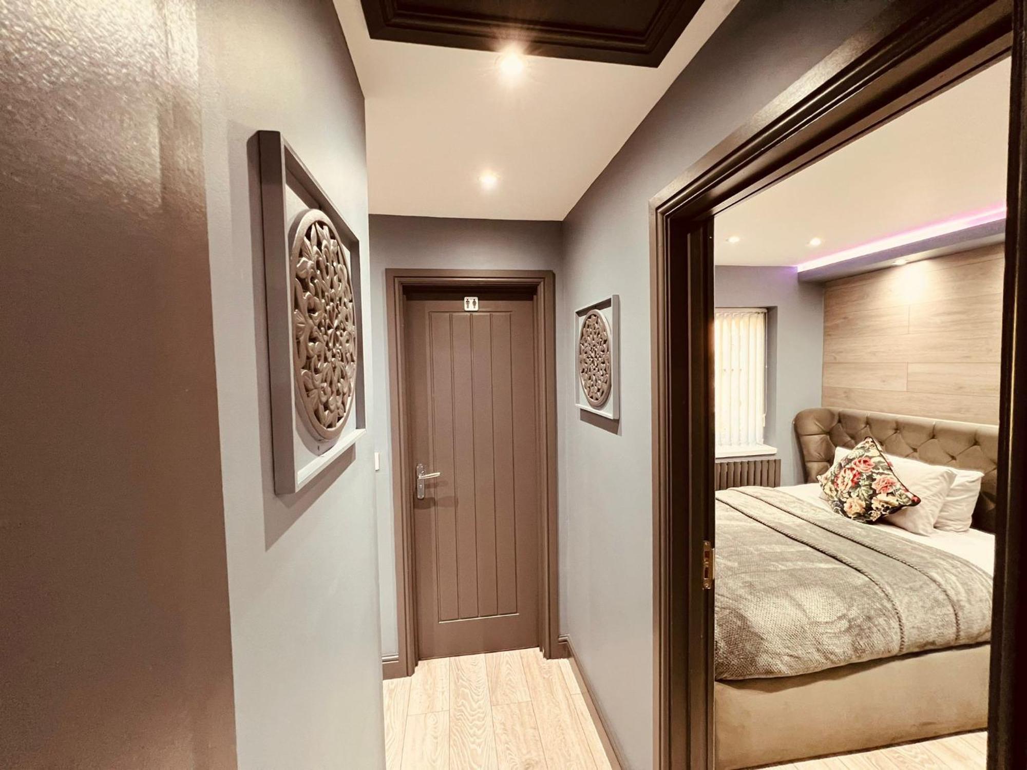 Modern Suites -5 Bedroom House- With Free Parking Birmingham City エクステリア 写真