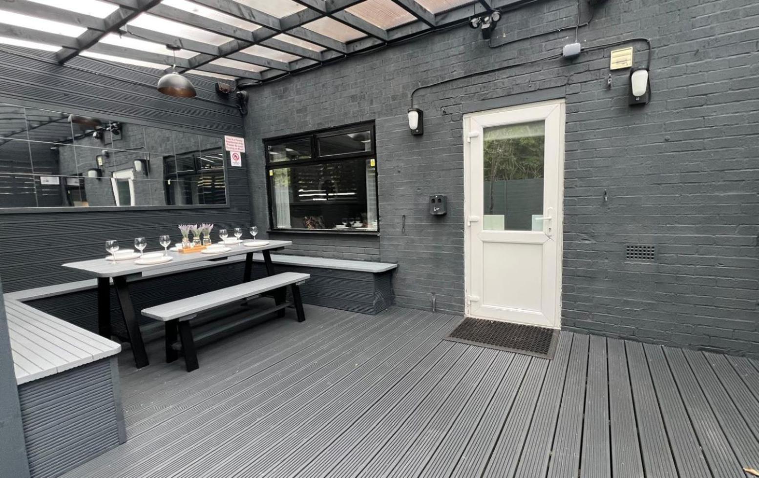 Modern Suites -5 Bedroom House- With Free Parking Birmingham City エクステリア 写真