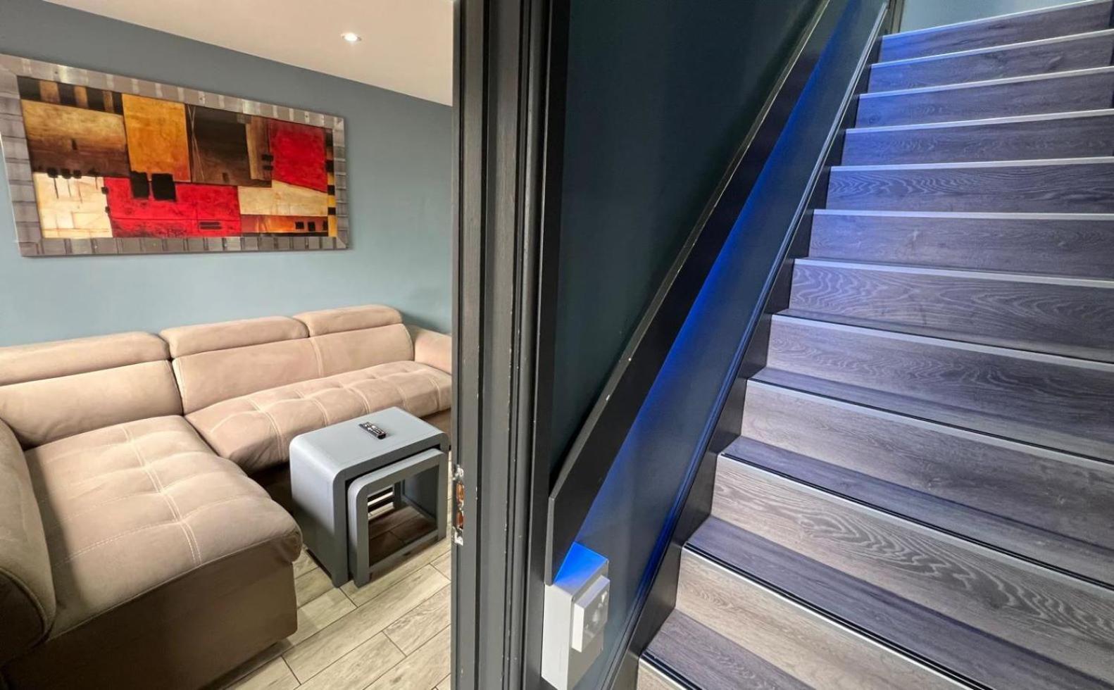 Modern Suites -5 Bedroom House- With Free Parking Birmingham City エクステリア 写真