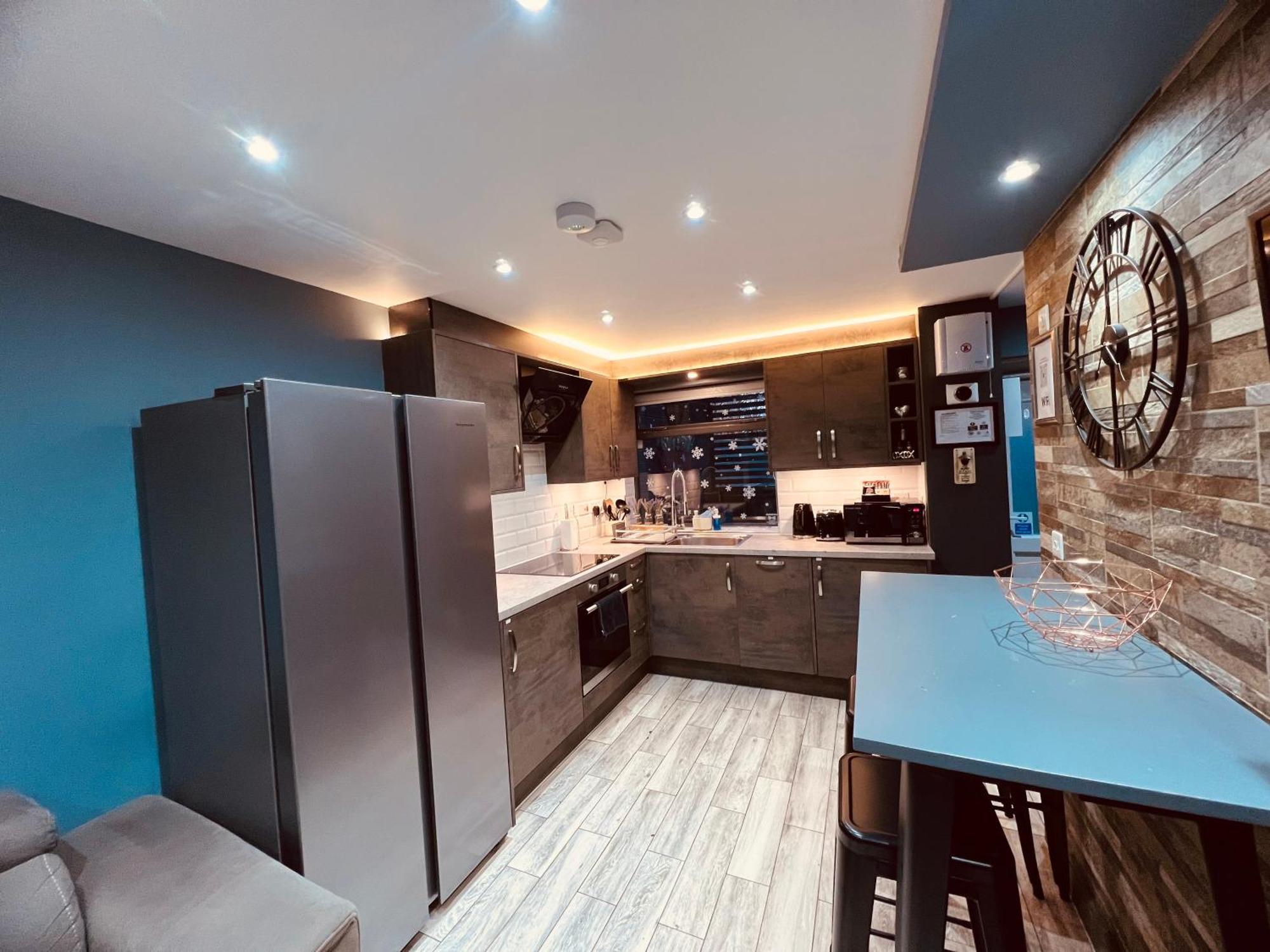 Modern Suites -5 Bedroom House- With Free Parking Birmingham City エクステリア 写真